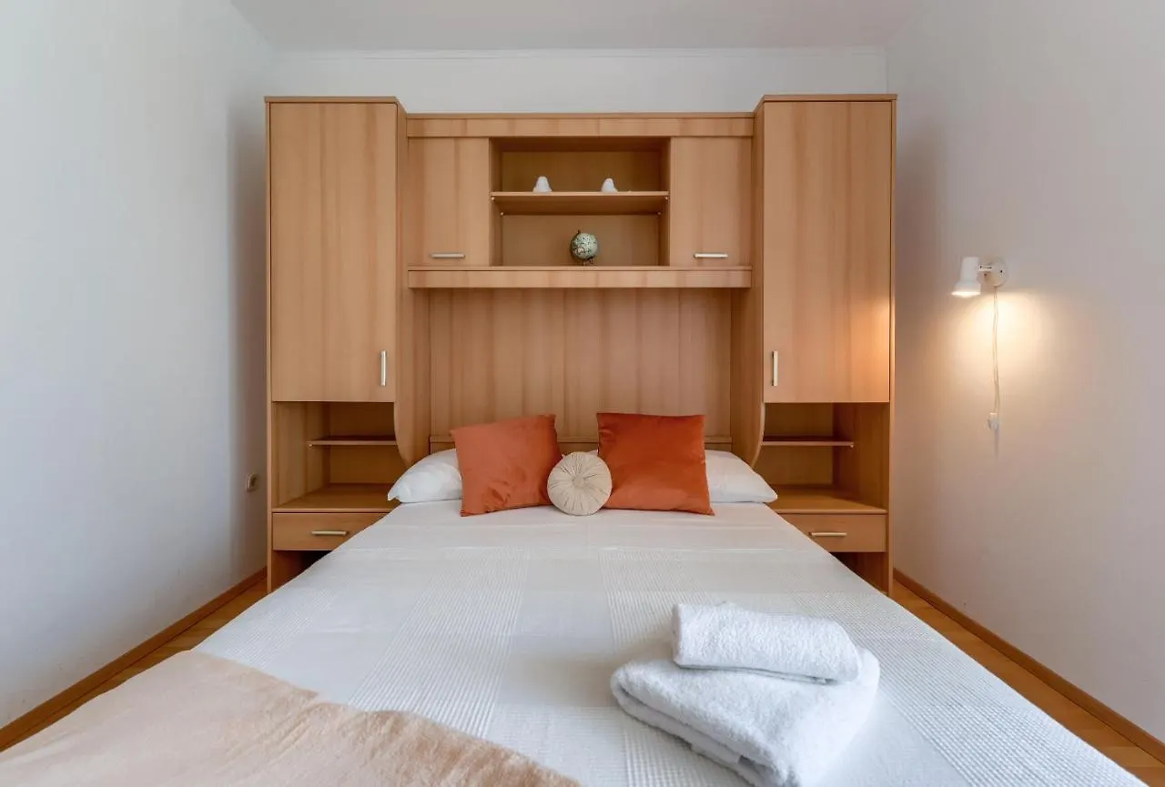 Apartments Andi 佩特坎内