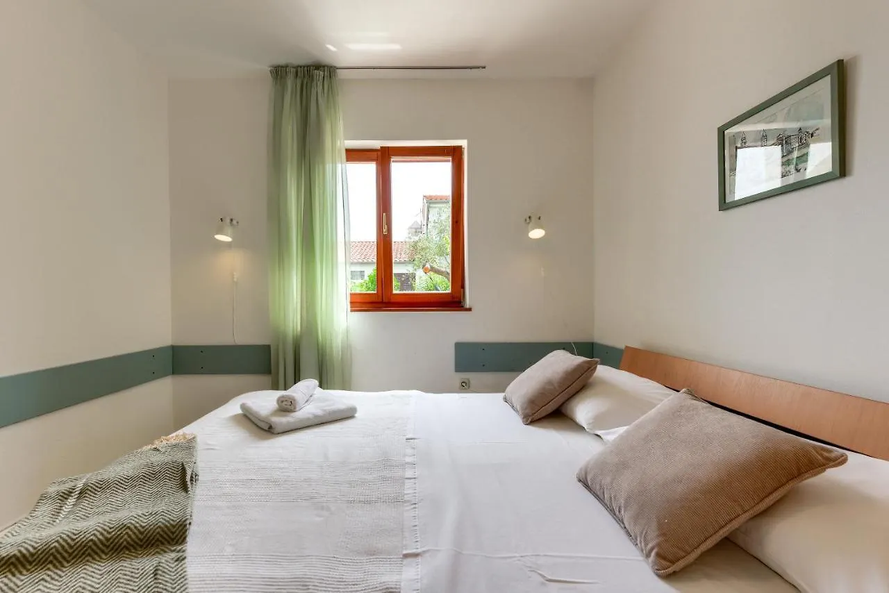 Apartments Andi 佩特坎内