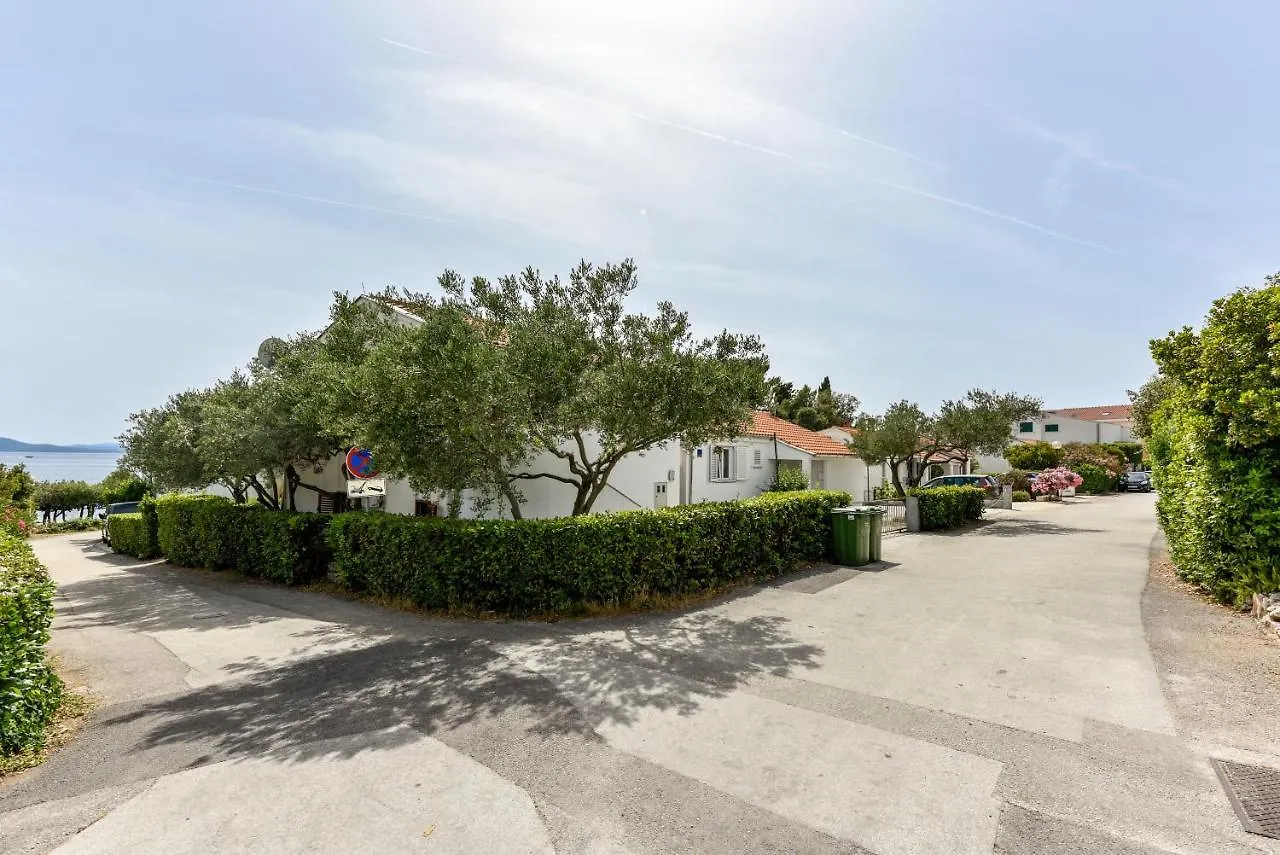 Apartments Andi 佩特坎内 0*,